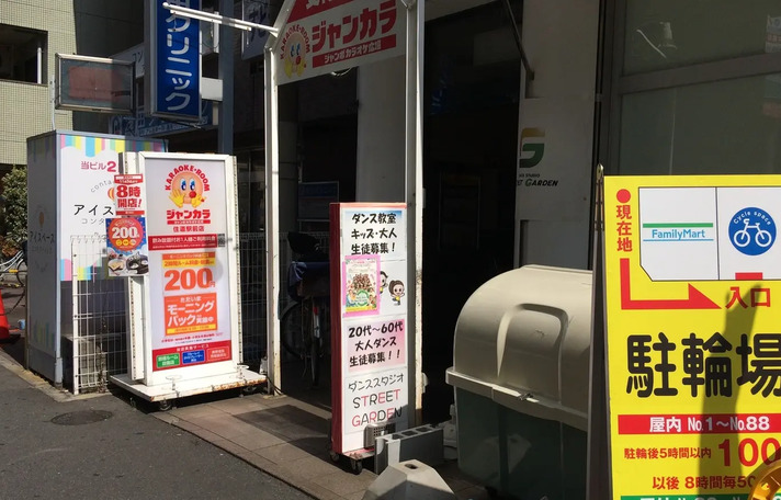 大阪住道駅近くの広々レンタルスタジオ｜95㎡・最大25名｜鏡・音響設備完備