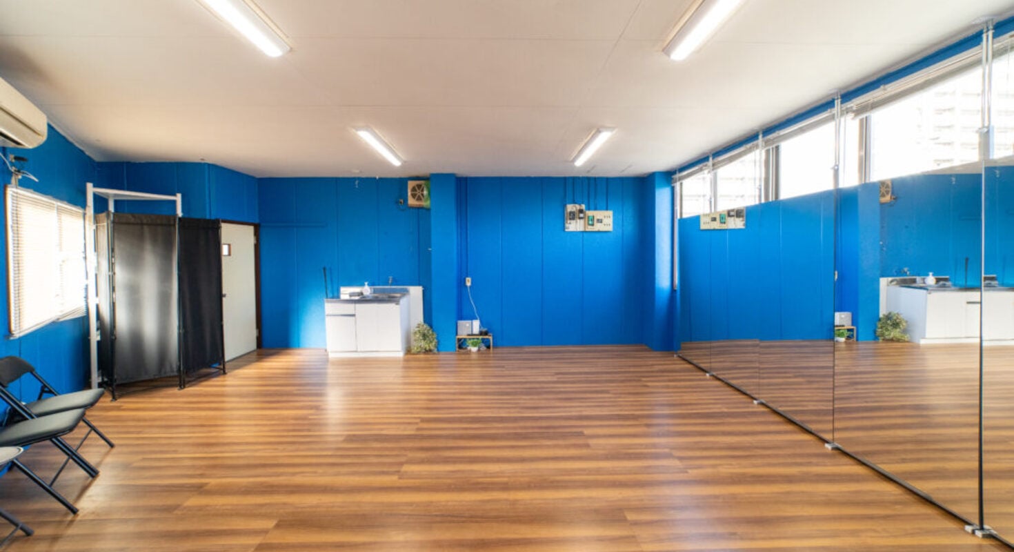 熊谷駅5分｜24時間営業】大型鏡×41㎡！ダンス・ヨガ・トレーニング等に