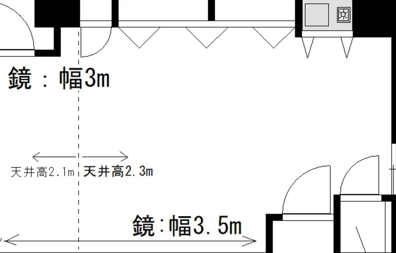 スタジオの図面になります。実際の幅や広さなどを確認することができます。