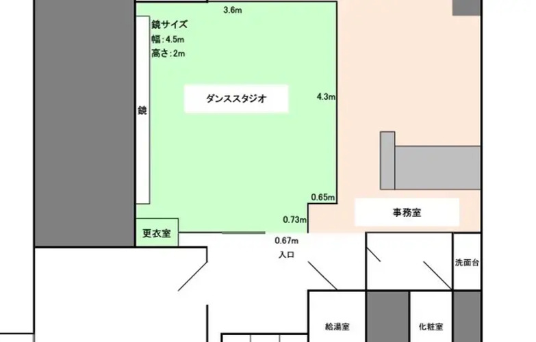 スタジオの間取り図。更衣室や事務室などの設備が詳細に示されています。