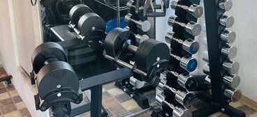 鍛えたい部位に合わせたトレーニング機器を完備！💪✨
目的に応じたマシンを使って、効率よくトレーニングを行えます。