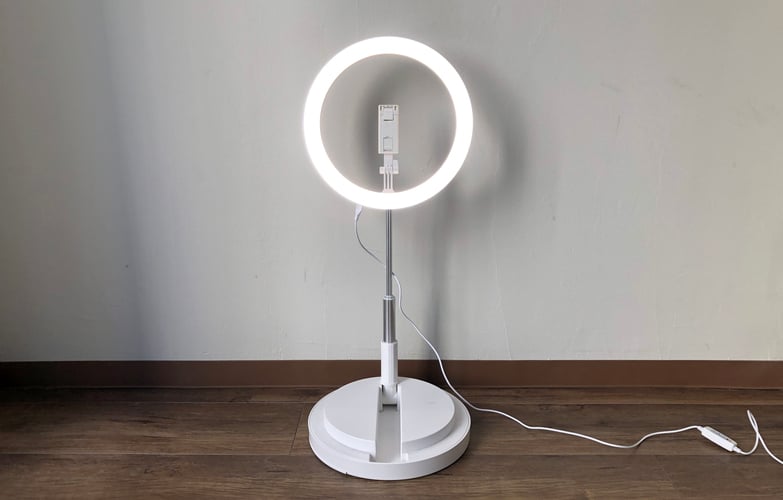 無料貸出¥0-. アーティスト撮影・スナップ撮影・光量追加に調度良い LEDライトです。レンタルスタジオULTRA 本町店。