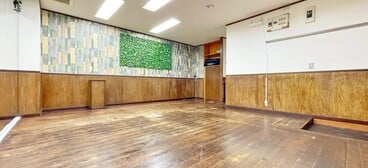 板張りの床です。